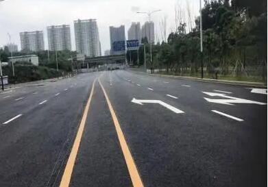 蘇州道路劃線分析，可變車道是什么意思？可變導(dǎo)向車道是可變車道嗎？